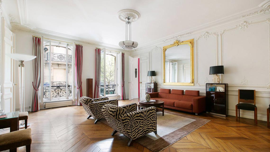 Discover our truly Parisian apartment